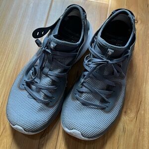 Nike men running shoes